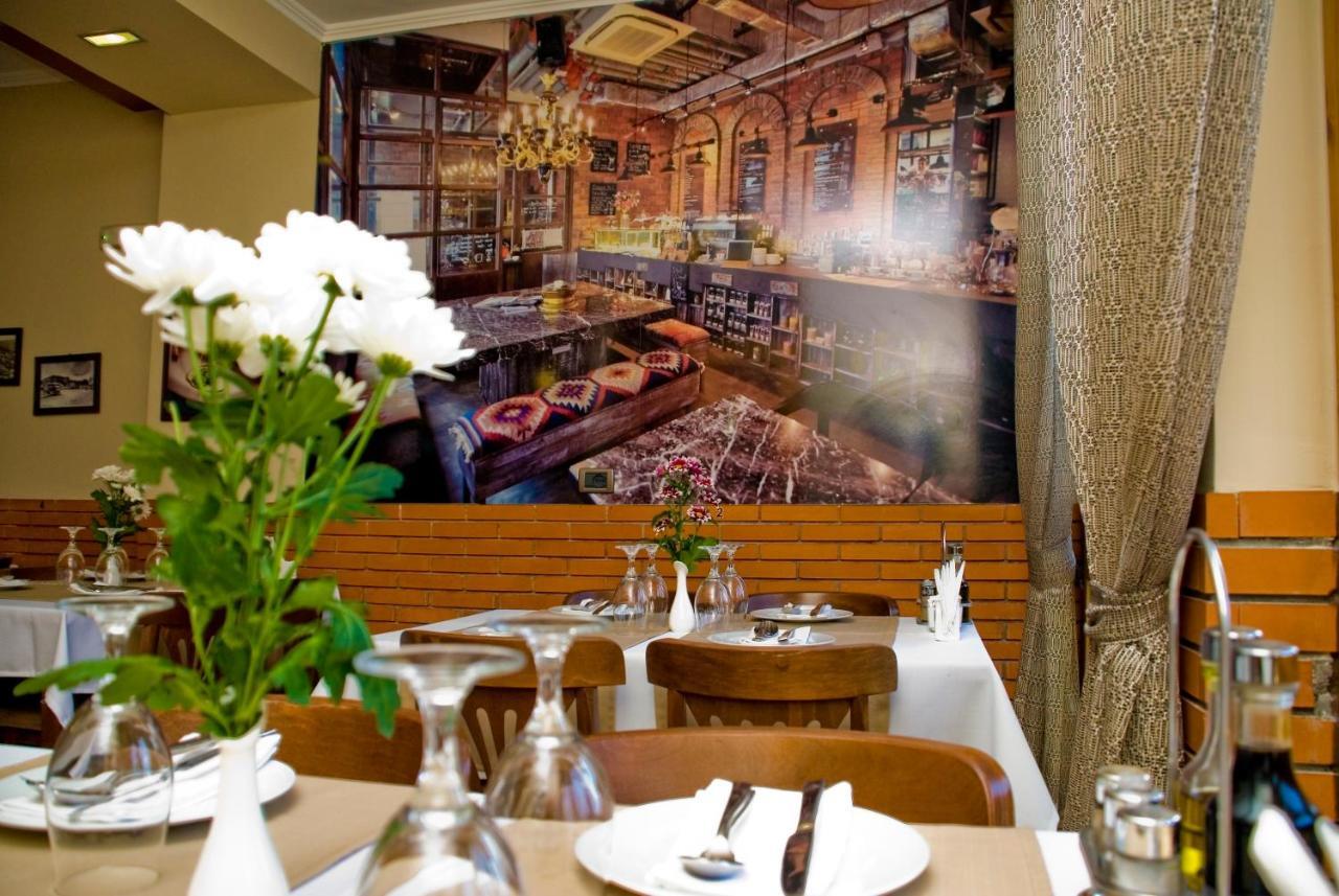 4 Stinet Hotell 3*